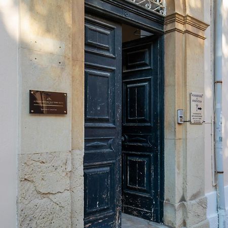 Modern-Vintage Old Town Suites コルフ島 エクステリア 写真